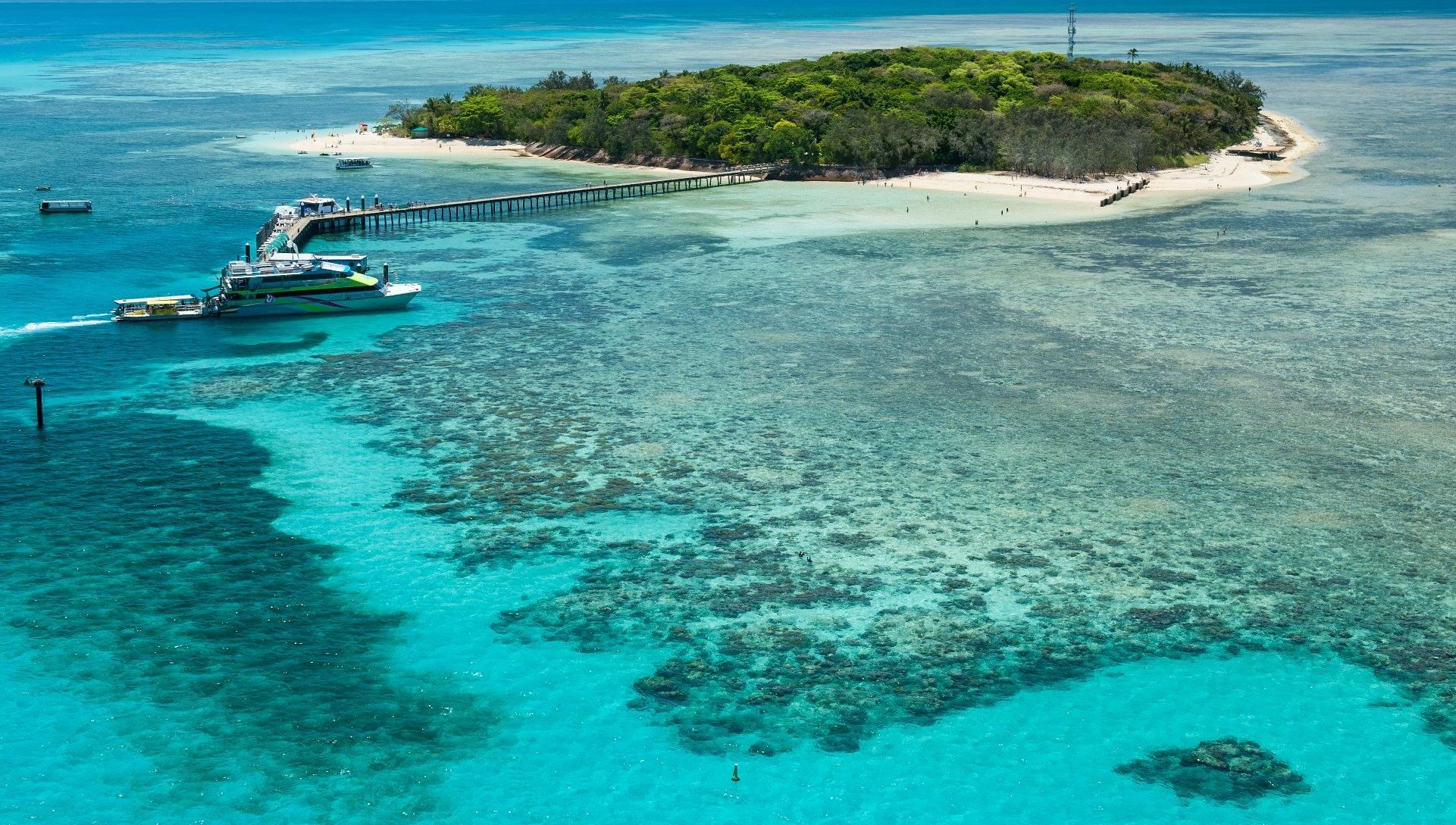 https://mdw-travel-data-us-east-1.s3.amazonaws.com/img/country/Australia/Green-Island/img_03.jpg