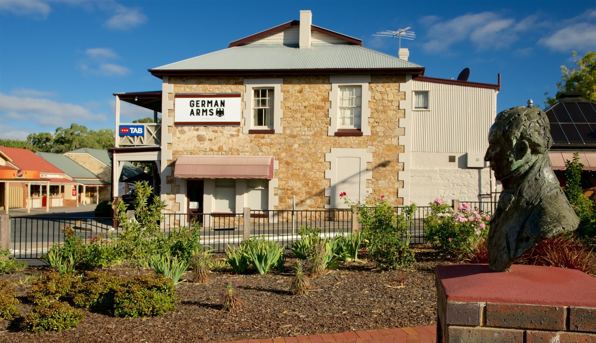 https://mdw-travel-data-us-east-1.s3.amazonaws.com/img/country/Australia/Hahndorf/img_04.jpg