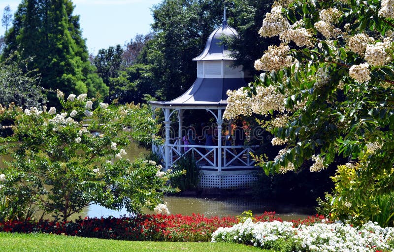 https://mdw-travel-data-us-east-1.s3.amazonaws.com/img/country/Australia/Hunter-Valley-Gardens/img_02.jpg