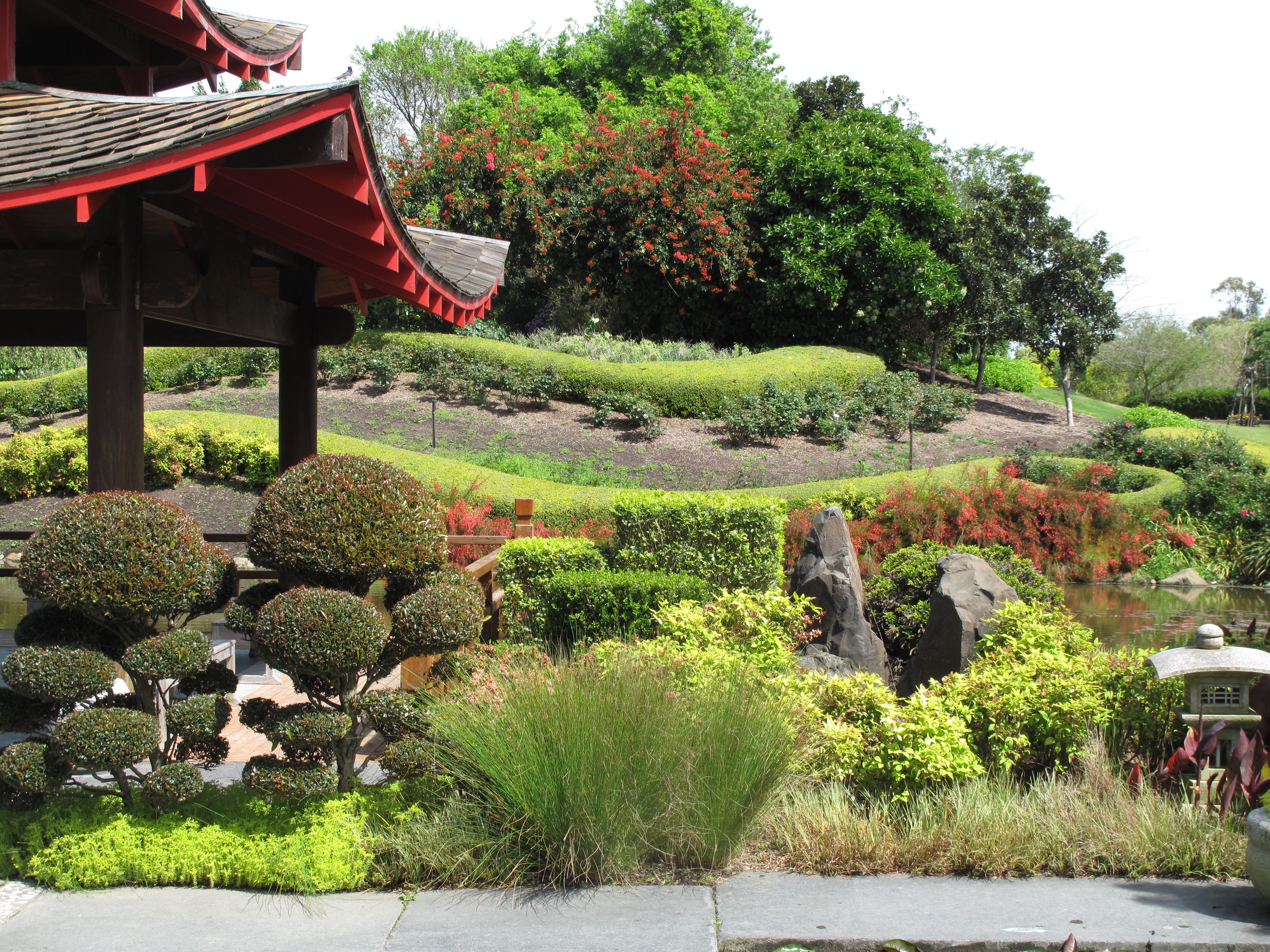 https://mdw-travel-data-us-east-1.s3.amazonaws.com/img/country/Australia/Hunter-Valley-Gardens/img_03.jpg