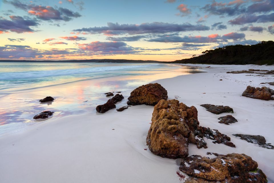 https://mdw-travel-data-us-east-1.s3.amazonaws.com/img/country/Australia/Hyams-Beach/img_04.jpg