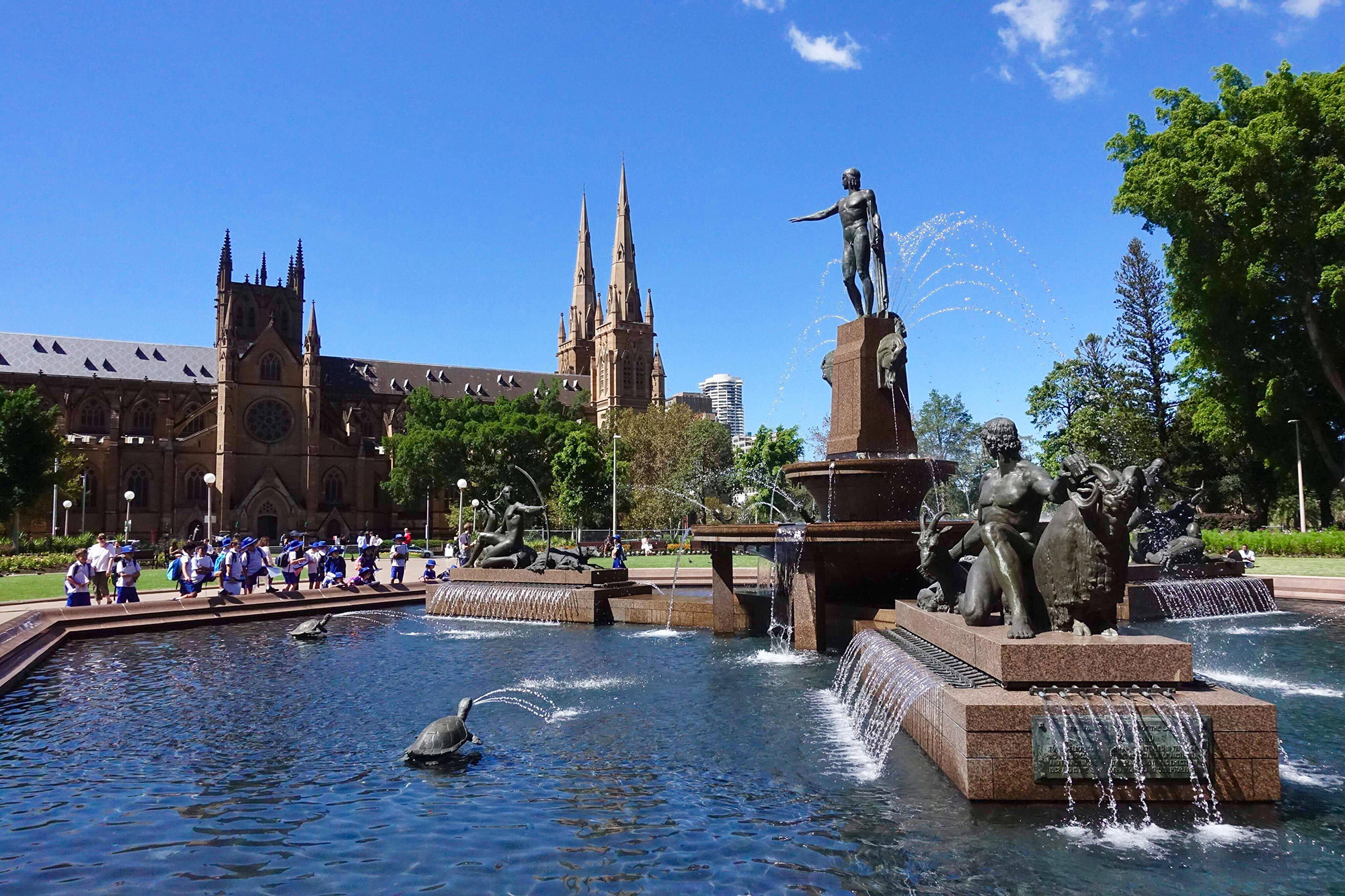 https://mdw-travel-data-us-east-1.s3.amazonaws.com/img/country/Australia/Hyde-Park/img_01.jpg