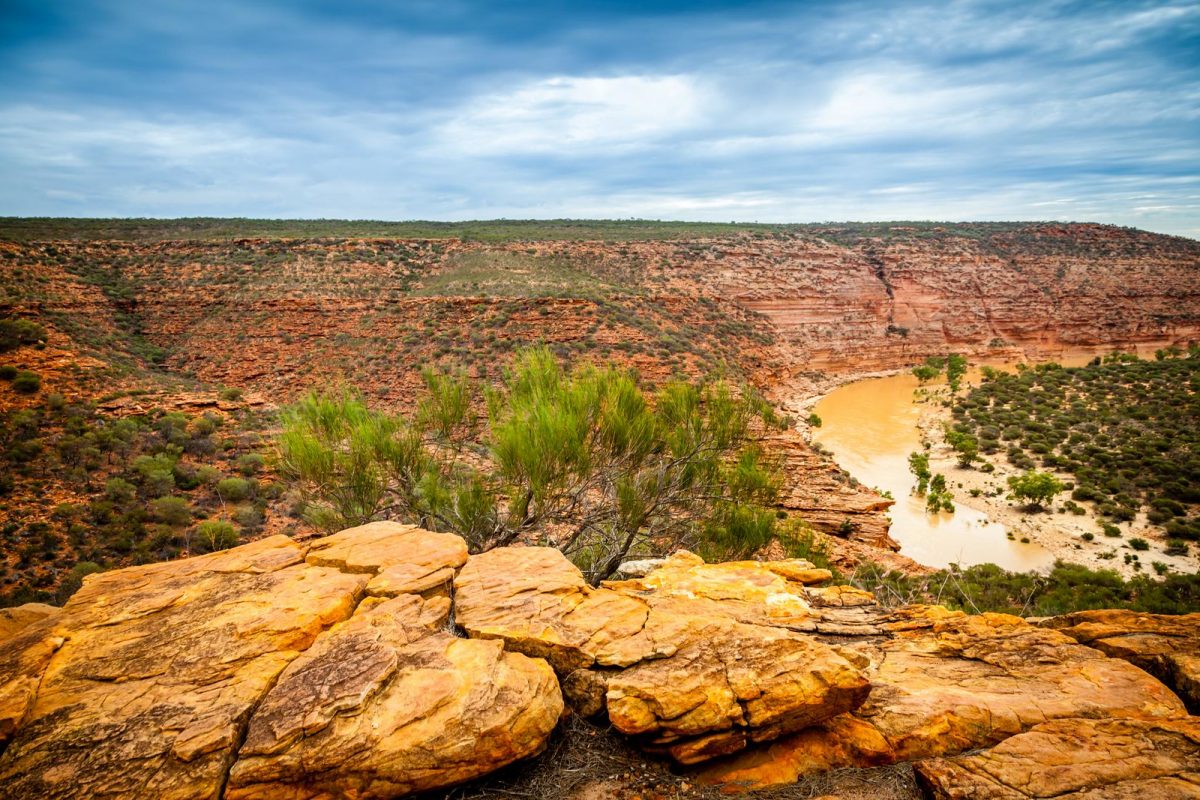 https://mdw-travel-data-us-east-1.s3.amazonaws.com/img/country/Australia/Kalbarri-National-Park/img_01.jpg