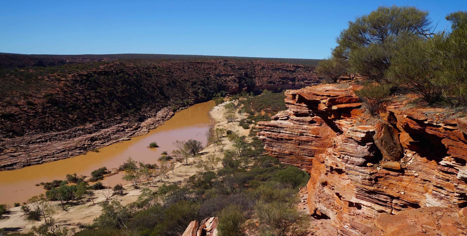 https://mdw-travel-data-us-east-1.s3.amazonaws.com/img/country/Australia/Kalbarri-National-Park/img_03.jpg