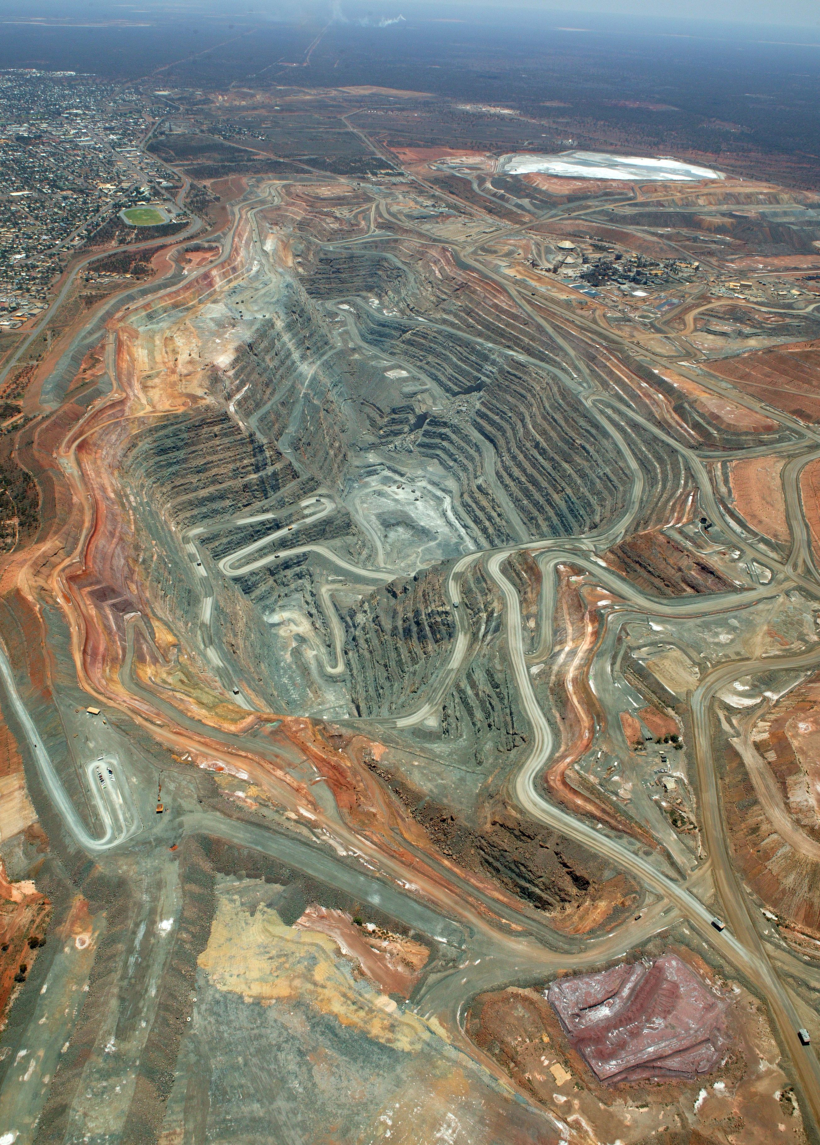 https://mdw-travel-data-us-east-1.s3.amazonaws.com/img/country/Australia/Kalgoorlie-Boulder-Super-Pit/img_04.jpg