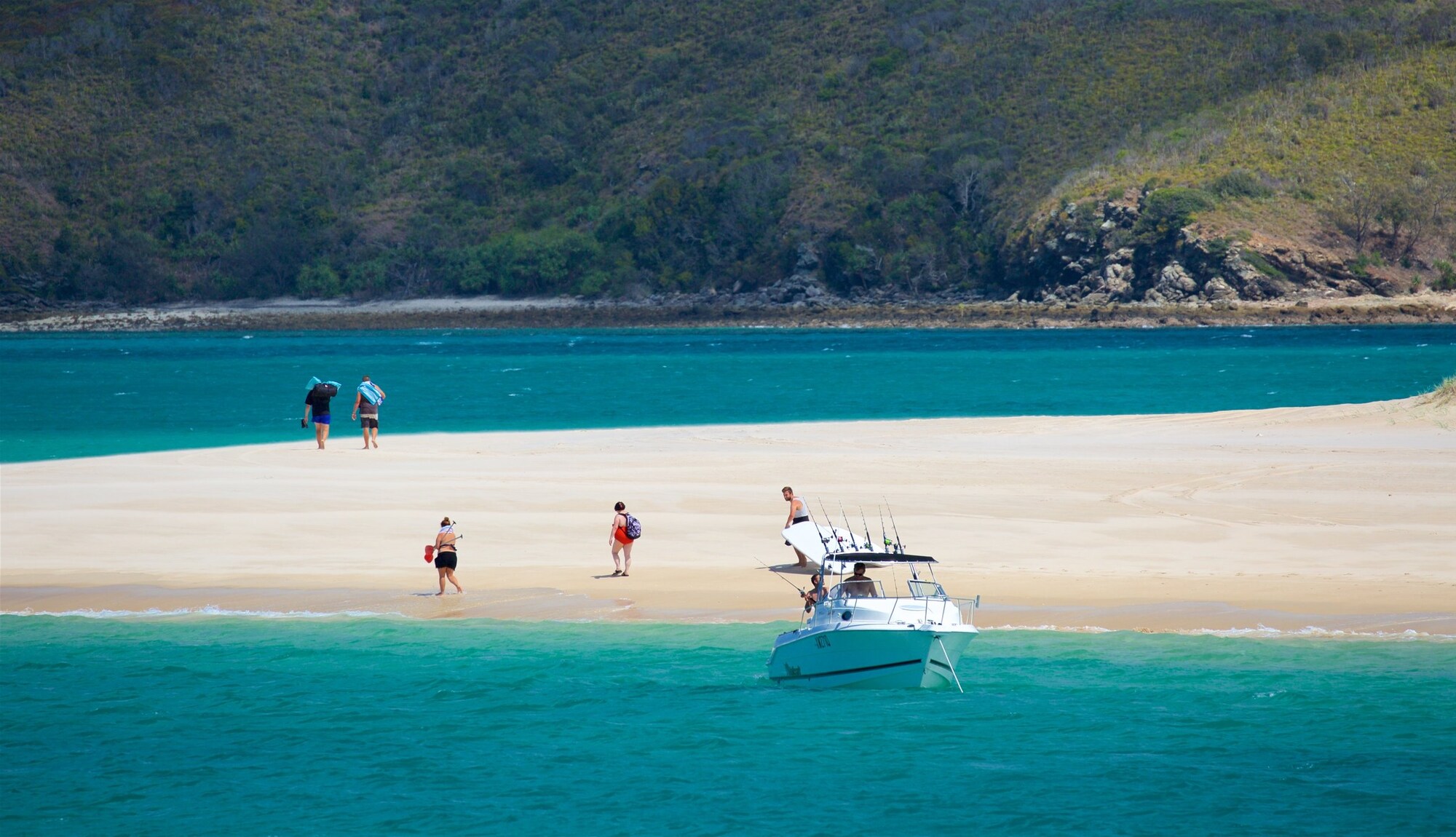 https://mdw-travel-data-us-east-1.s3.amazonaws.com/img/country/Australia/Keppel-Beach/img_02.jpg