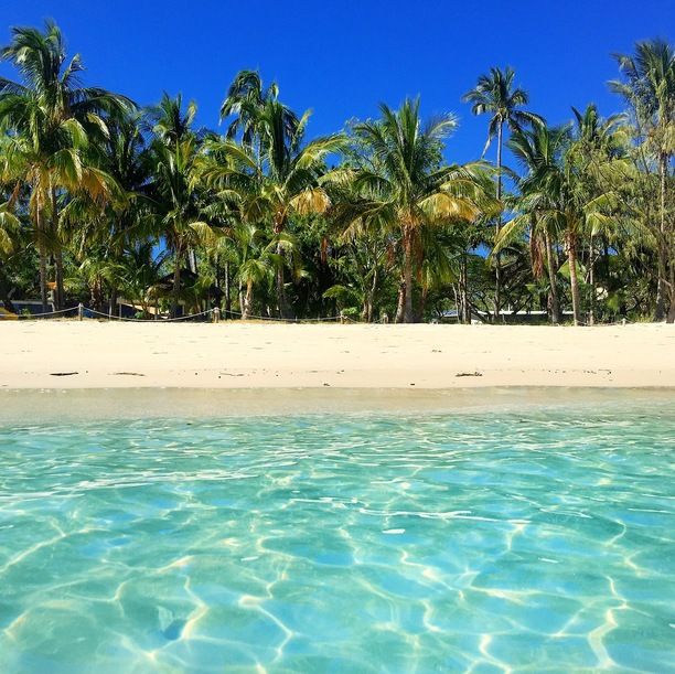 https://mdw-travel-data-us-east-1.s3.amazonaws.com/img/country/Australia/Keppel-Beach/img_03.jpg