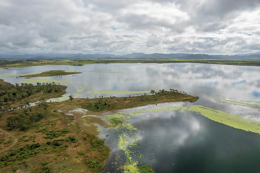 https://mdw-travel-data-us-east-1.s3.amazonaws.com/img/country/Australia/Kinchant-Dam/img_00.jpg
