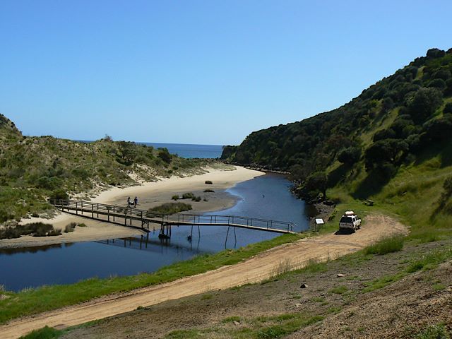 https://mdw-travel-data-us-east-1.s3.amazonaws.com/img/country/Australia/Kingscote/img_02.jpg