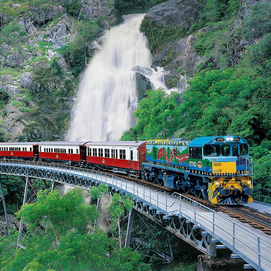 https://mdw-travel-data-us-east-1.s3.amazonaws.com/img/country/Australia/Kuranda-Scenic-Railway/img_04.jpg