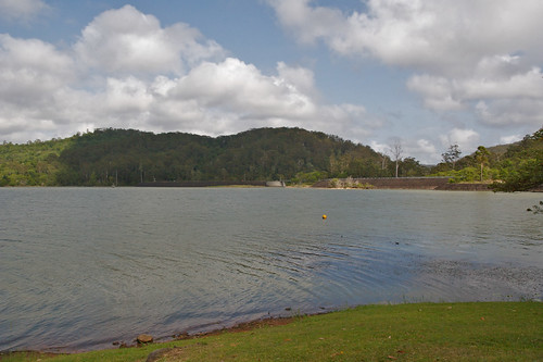 https://mdw-travel-data-us-east-1.s3.amazonaws.com/img/country/Australia/Lake-Baroon/img_01.jpg