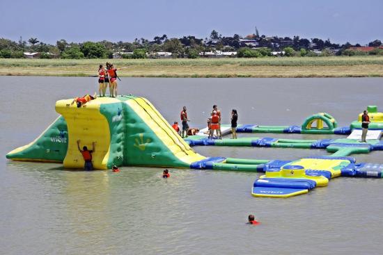 https://mdw-travel-data-us-east-1.s3.amazonaws.com/img/country/Australia/Mackay-Aqua-Park/img_03.jpg