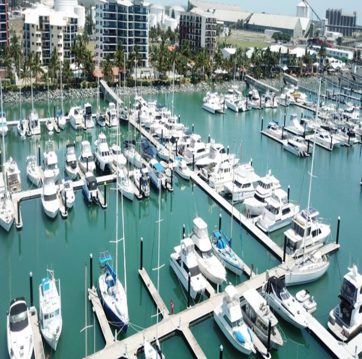 https://mdw-travel-data-us-east-1.s3.amazonaws.com/img/country/Australia/Mackay-Marina-Village-&-Shipyard/img_01.jpg