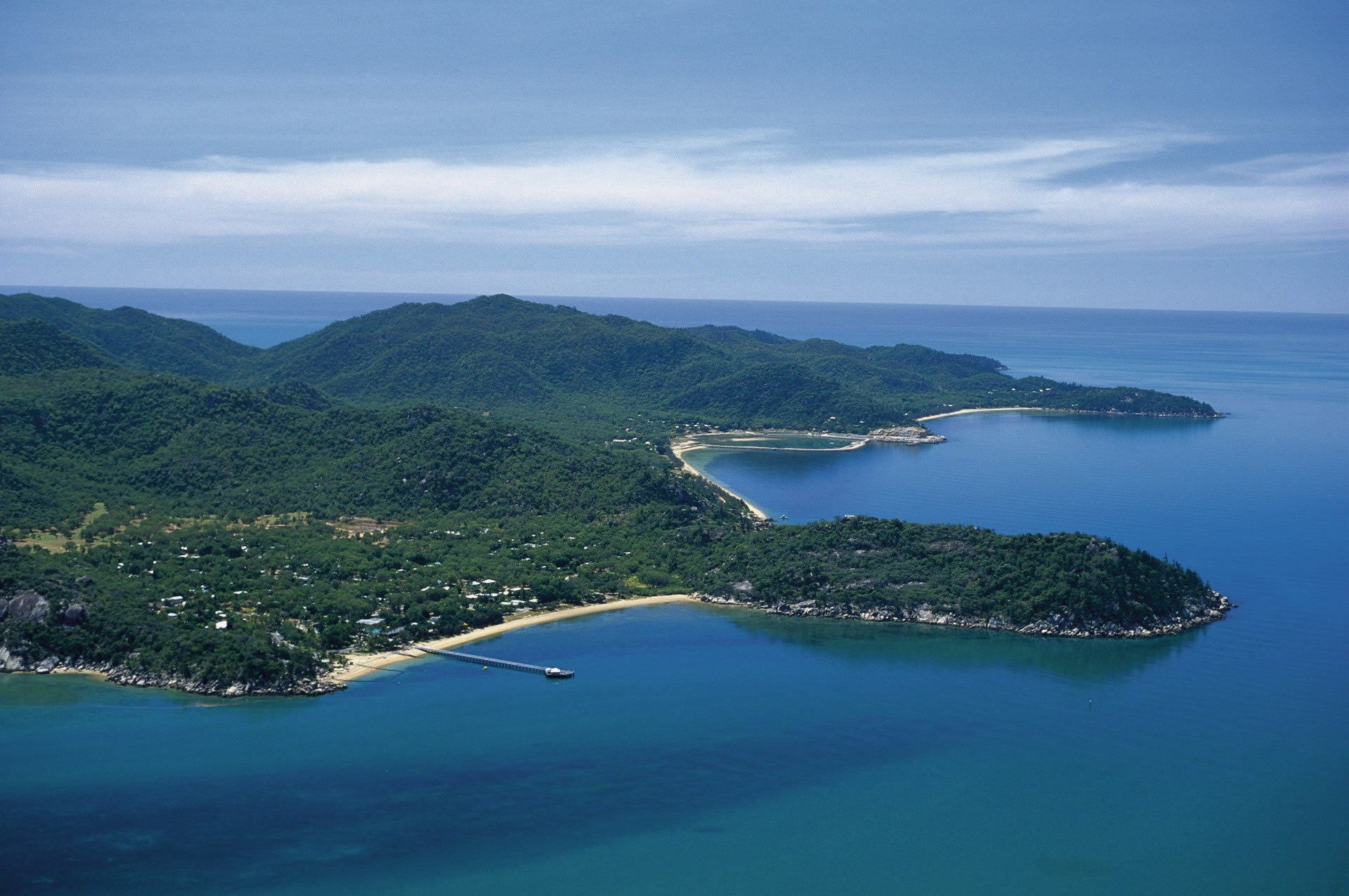 https://mdw-travel-data-us-east-1.s3.amazonaws.com/img/country/Australia/Magnetic-Island/img_01.jpg