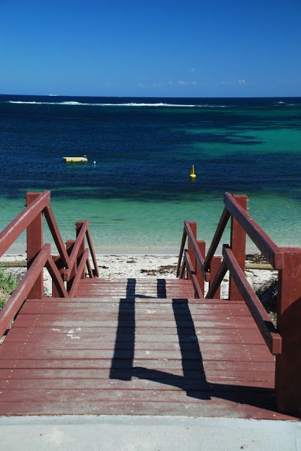 https://mdw-travel-data-us-east-1.s3.amazonaws.com/img/country/Australia/Margaret-River/img_03.jpg