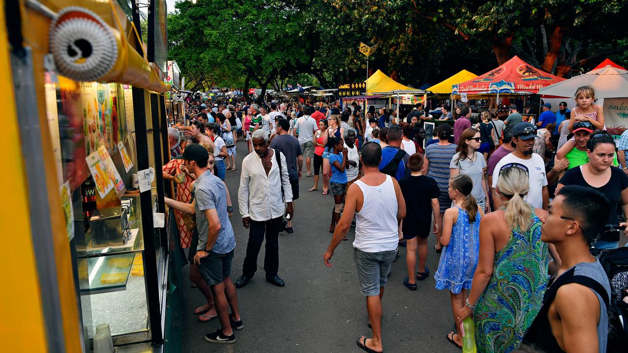 https://mdw-travel-data-us-east-1.s3.amazonaws.com/img/country/Australia/Mindil-Beach-Sunset-Market/img_02.jpg