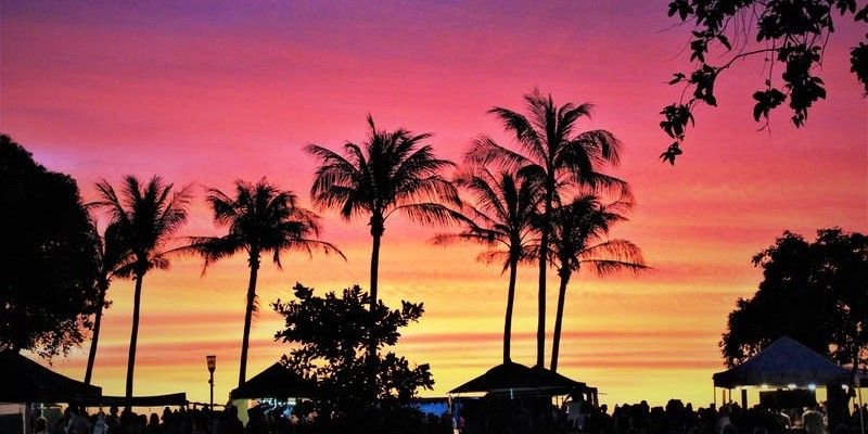 https://mdw-travel-data-us-east-1.s3.amazonaws.com/img/country/Australia/Mindil-Beach-Sunset-Market/img_03.jpg