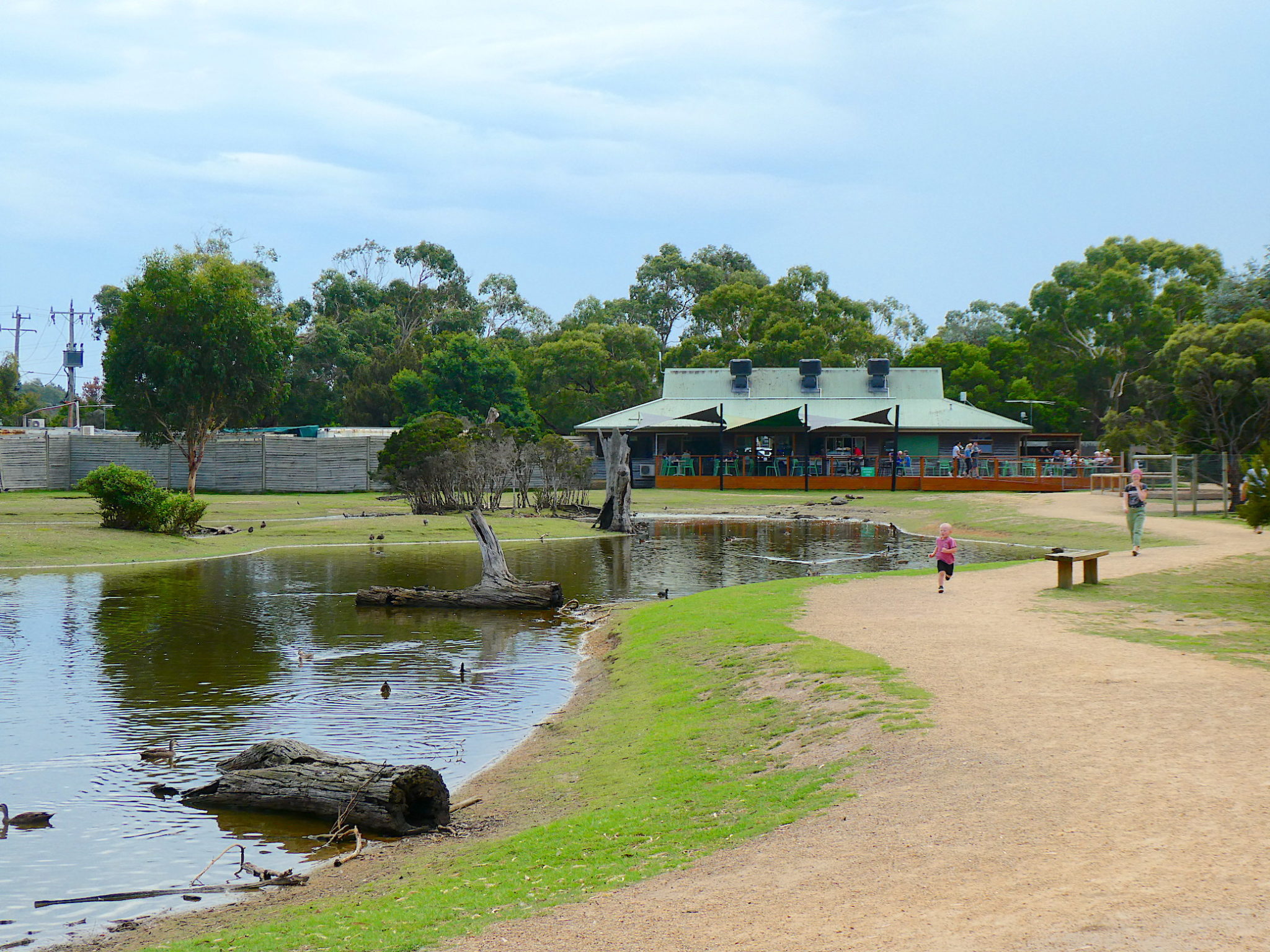 https://mdw-travel-data-us-east-1.s3.amazonaws.com/img/country/Australia/Moonlit-Sanctuary-Wildlife-Conservation-Park/img_02.jpg