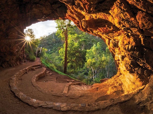 https://mdw-travel-data-us-east-1.s3.amazonaws.com/img/country/Australia/Morialta-Conservation-Park/img_01.jpg