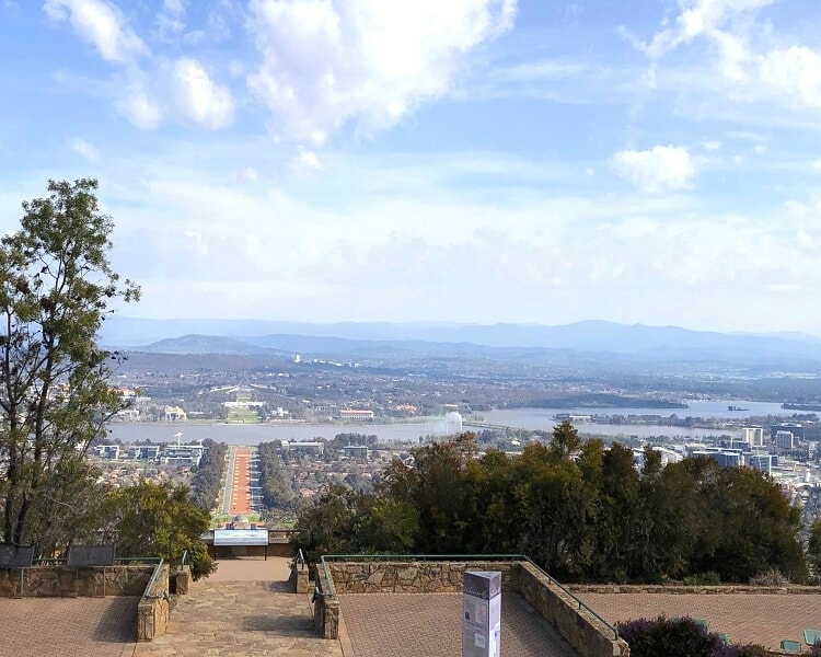 https://mdw-travel-data-us-east-1.s3.amazonaws.com/img/country/Australia/Mount-Ainslie-Lookout/img_03.jpg