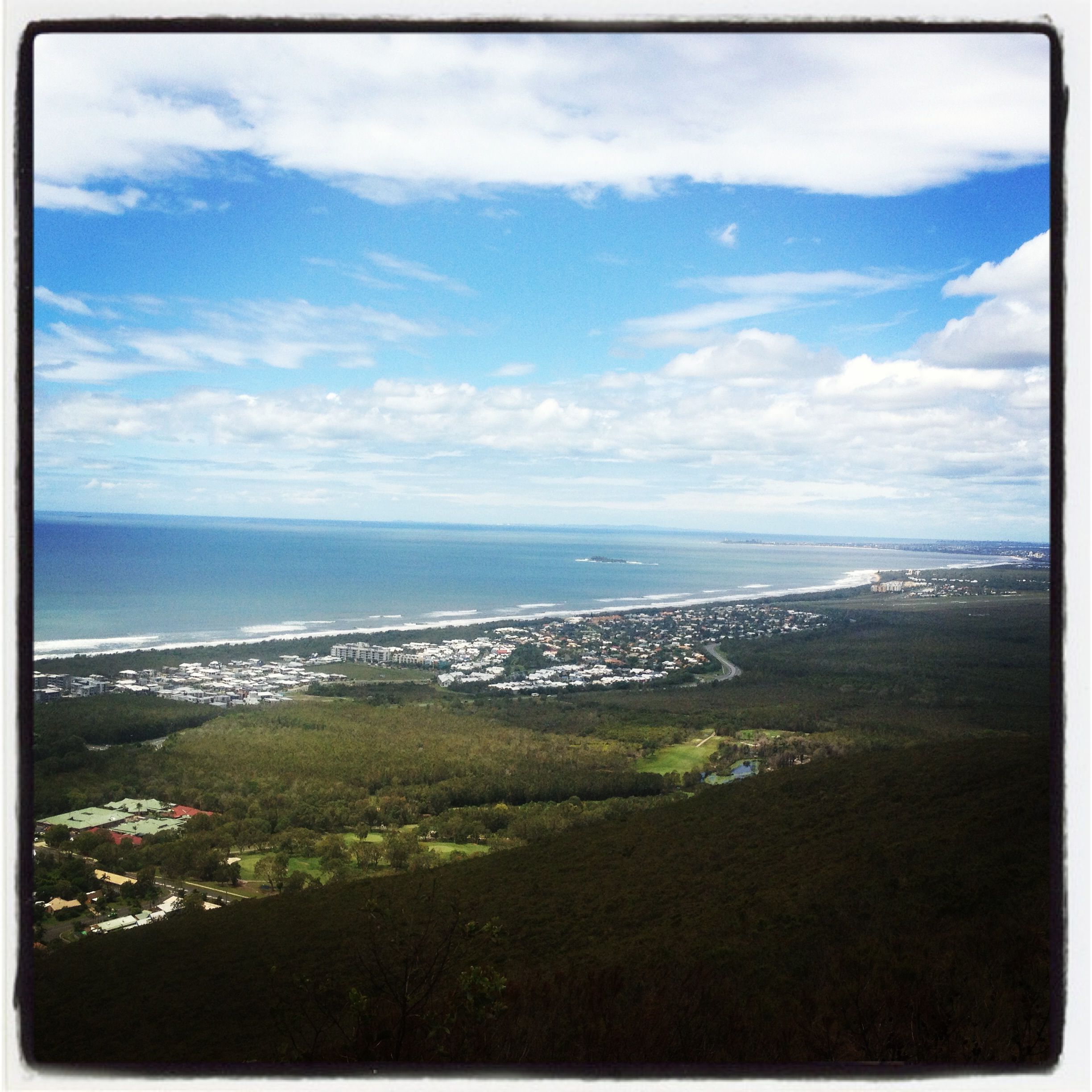 https://mdw-travel-data-us-east-1.s3.amazonaws.com/img/country/Australia/Mount-Coolum/img_03.jpg