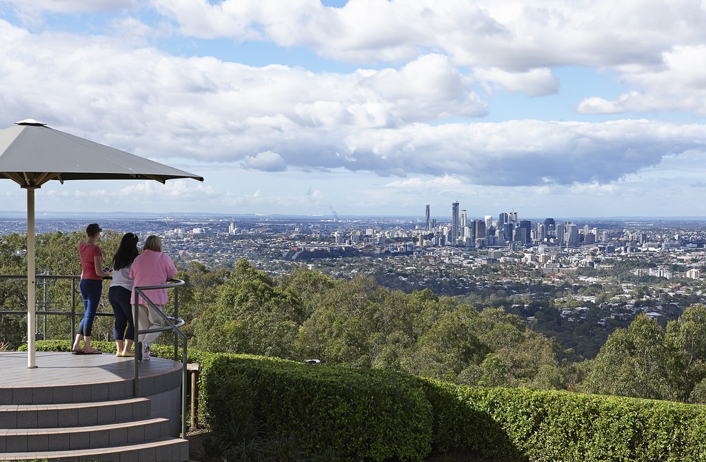 https://mdw-travel-data-us-east-1.s3.amazonaws.com/img/country/Australia/Mount-Coot-tha-Lookout/img_02.jpg