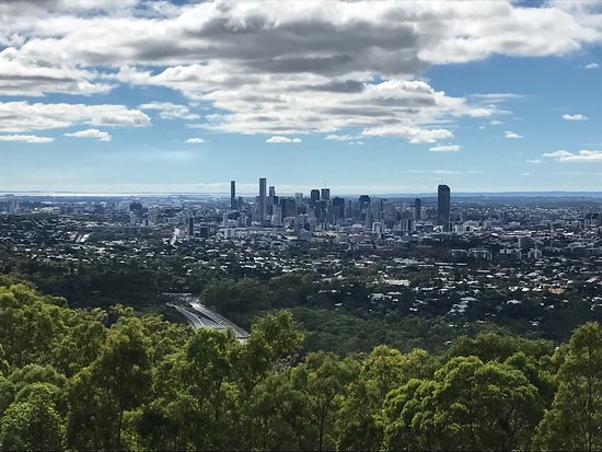 https://mdw-travel-data-us-east-1.s3.amazonaws.com/img/country/Australia/Mount-Coot-tha-Lookout/img_03.jpg