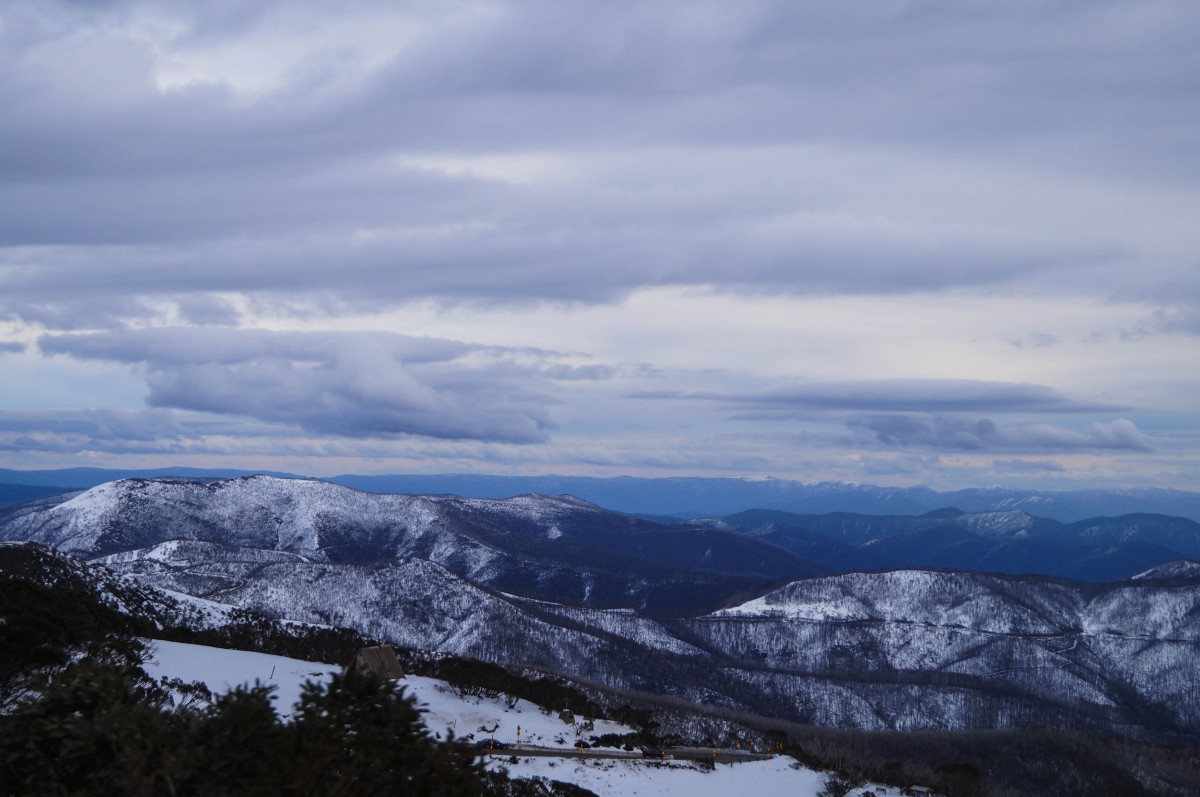 https://mdw-travel-data-us-east-1.s3.amazonaws.com/img/country/Australia/Mount-Hotham/img_02.jpg
