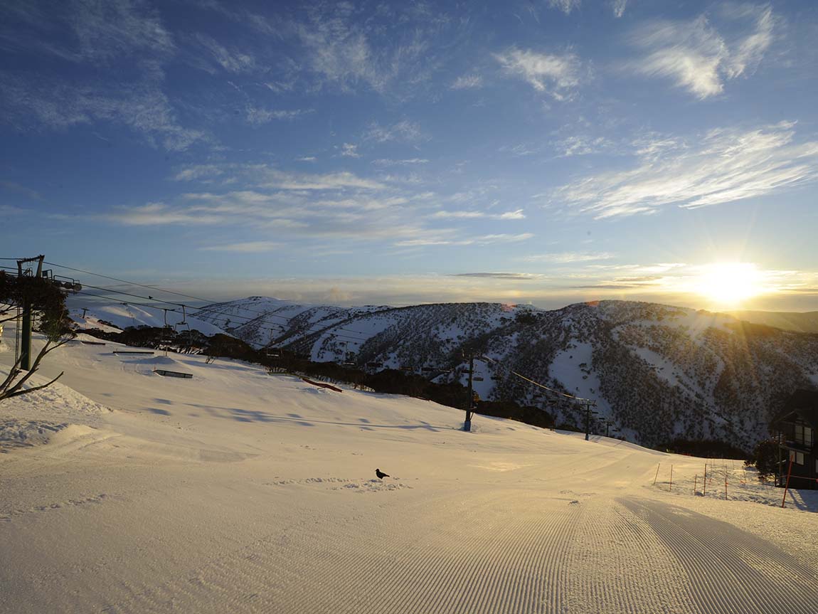 https://mdw-travel-data-us-east-1.s3.amazonaws.com/img/country/Australia/Mount-Hotham/img_04.jpg