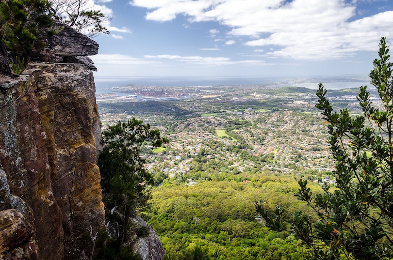 https://mdw-travel-data-us-east-1.s3.amazonaws.com/img/country/Australia/Mount-Keira-Lookout/img_02.jpg