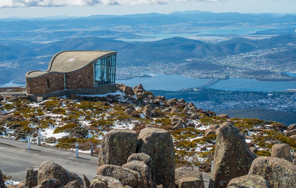 https://mdw-travel-data-us-east-1.s3.amazonaws.com/img/country/Australia/Mount-Wellington/img_01.jpg