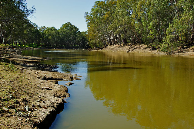 https://mdw-travel-data-us-east-1.s3.amazonaws.com/img/country/Australia/Murrumbidgee-River/img_03.jpg