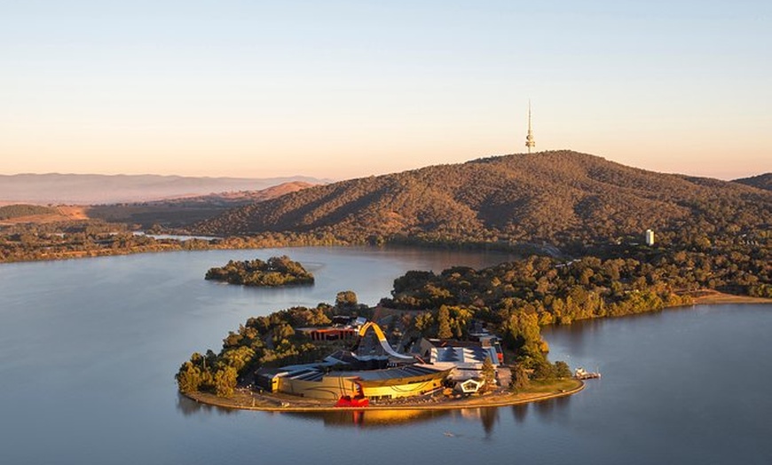 https://mdw-travel-data-us-east-1.s3.amazonaws.com/img/country/Australia/National-Museum-of-Australia/img_02.jpg