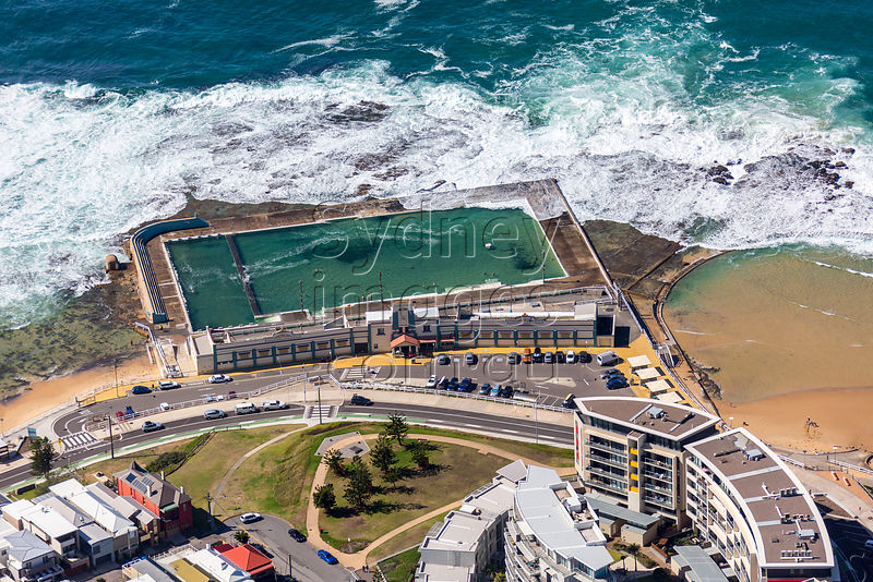 https://mdw-travel-data-us-east-1.s3.amazonaws.com/img/country/Australia/Newcastle-Ocean-Baths/img_03.jpg