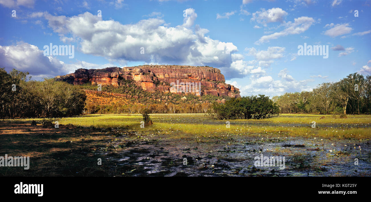 https://mdw-travel-data-us-east-1.s3.amazonaws.com/img/country/Australia/Nourlangie-Rock/img_01.jpg