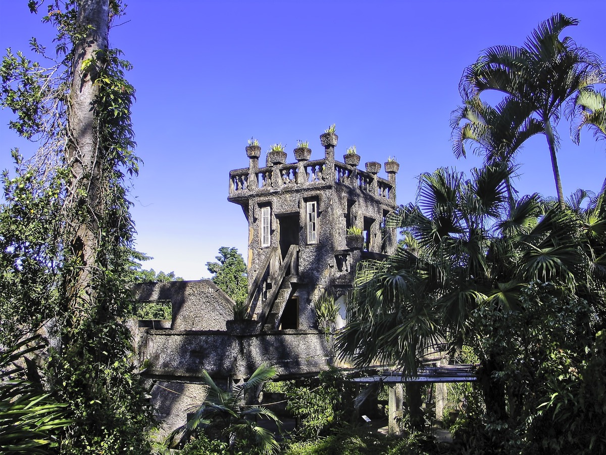 https://mdw-travel-data-us-east-1.s3.amazonaws.com/img/country/Australia/Paronella-Park/img_02.jpg