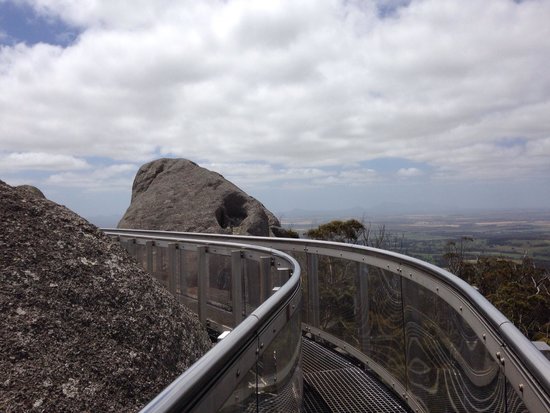 https://mdw-travel-data-us-east-1.s3.amazonaws.com/img/country/Australia/Porongurup-National-Park/img_02.jpg