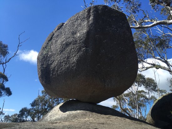 https://mdw-travel-data-us-east-1.s3.amazonaws.com/img/country/Australia/Porongurup-National-Park/img_03.jpg