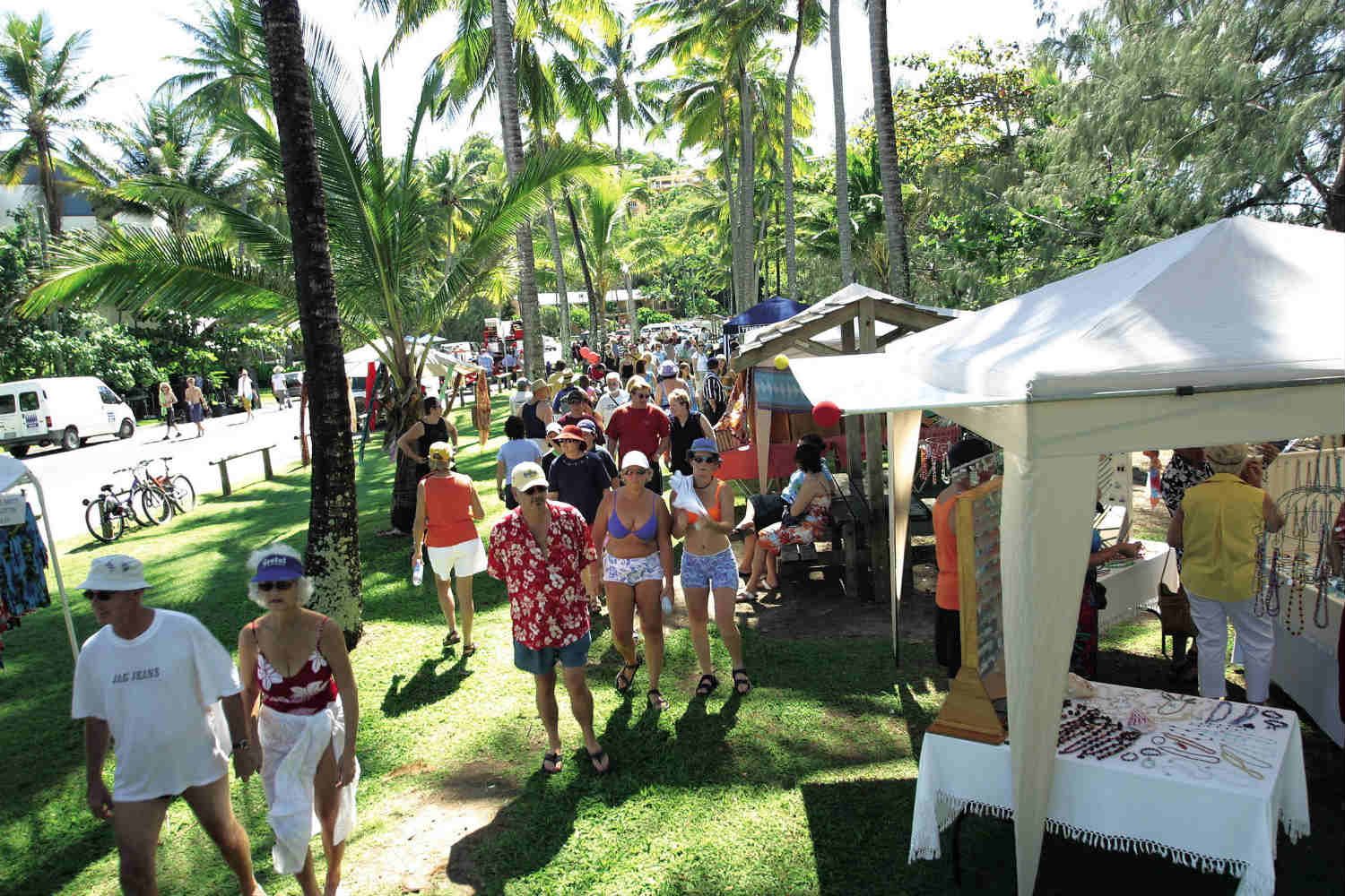 https://mdw-travel-data-us-east-1.s3.amazonaws.com/img/country/Australia/Port-Douglas-Sunday-Market/img_03.jpg