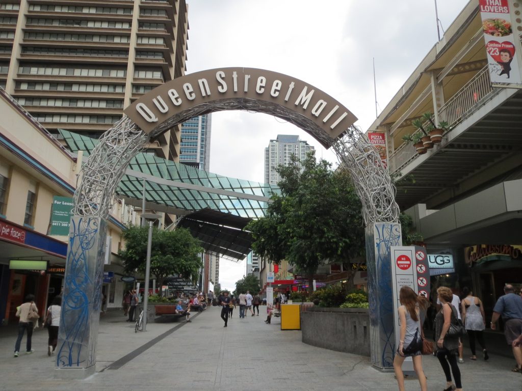 https://mdw-travel-data-us-east-1.s3.amazonaws.com/img/country/Australia/Queen-Street-Mall/img_02.jpg