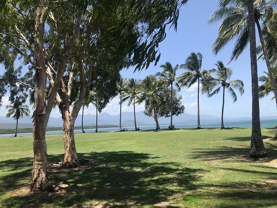 https://mdw-travel-data-us-east-1.s3.amazonaws.com/img/country/Australia/Rex-Smeal-Park/img_03.jpg
