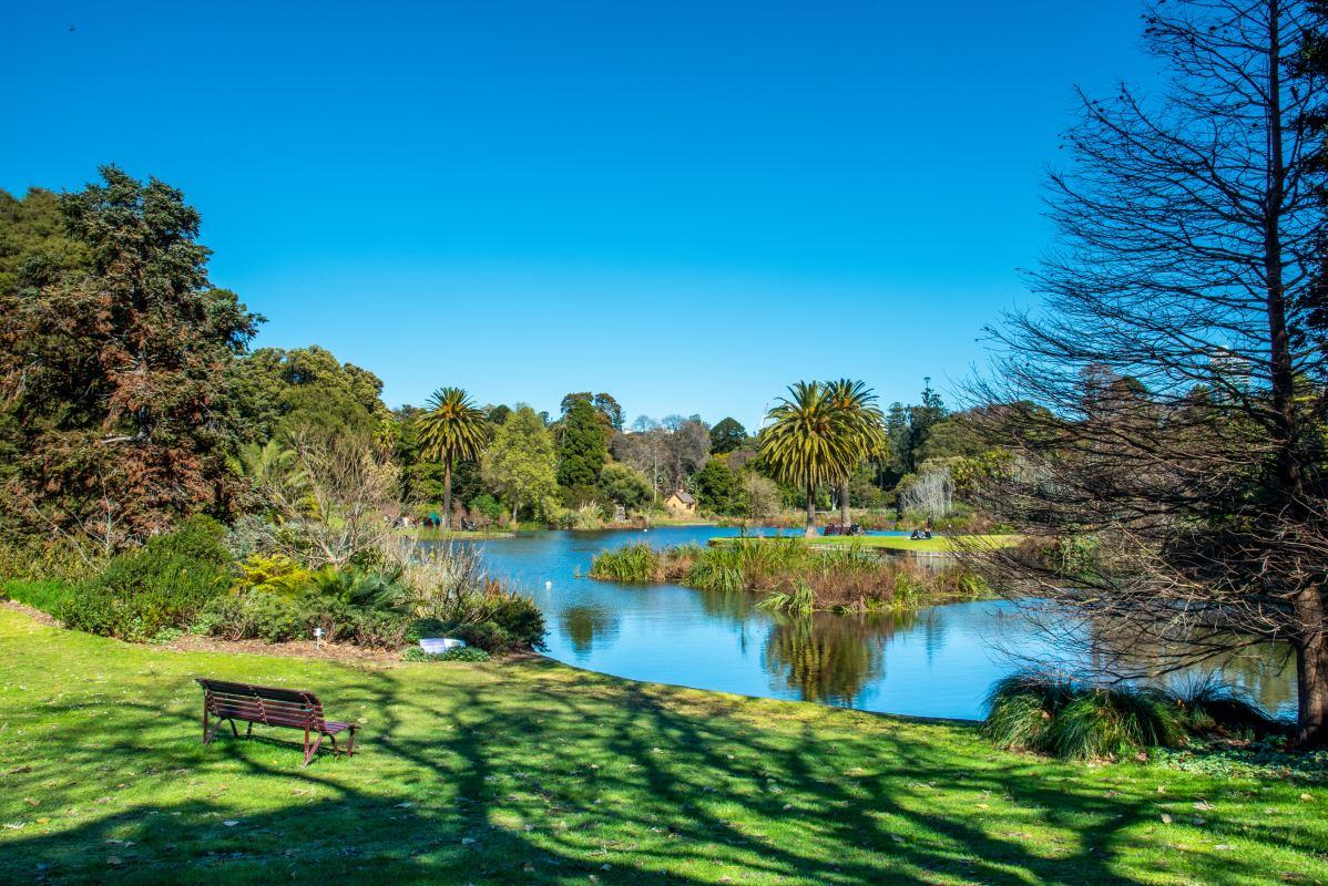 https://mdw-travel-data-us-east-1.s3.amazonaws.com/img/country/Australia/Royal-Botanic-Gardens-Victoria/img_03.jpg