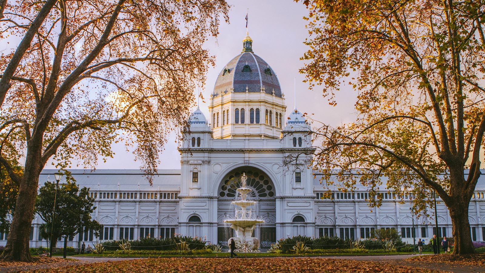 https://mdw-travel-data-us-east-1.s3.amazonaws.com/img/country/Australia/Royal-Exhibition-Building/img_01.jpg