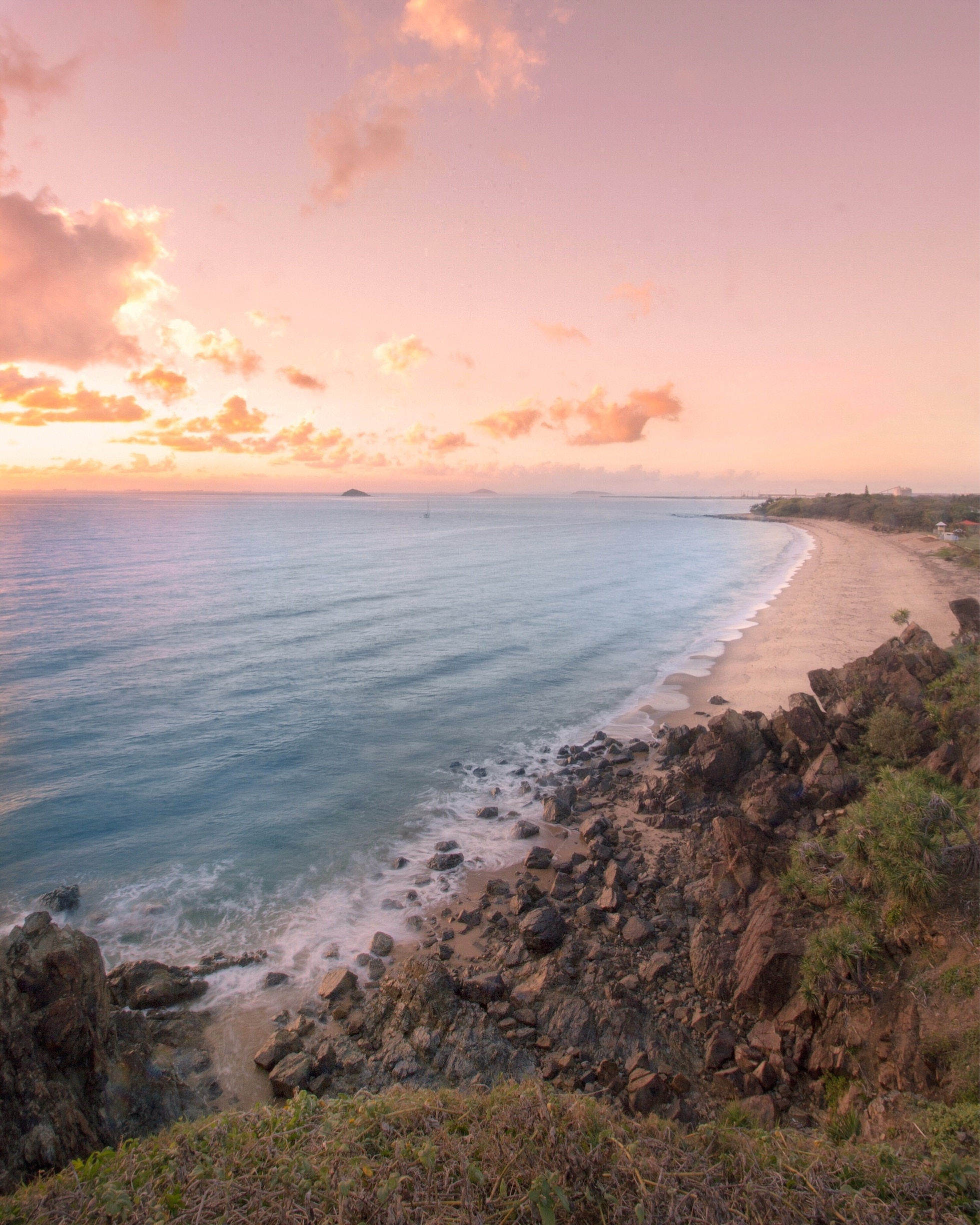 https://mdw-travel-data-us-east-1.s3.amazonaws.com/img/country/Australia/Slade-Point-Reserve/img_03.jpg