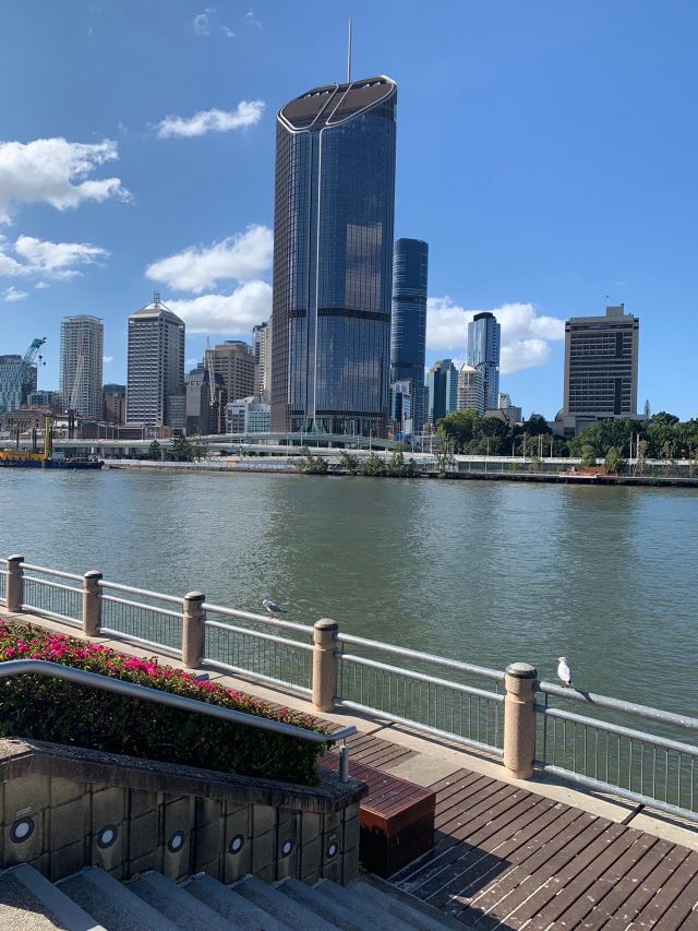 https://mdw-travel-data-us-east-1.s3.amazonaws.com/img/country/Australia/South-Bank-Parklands/img_02.jpg