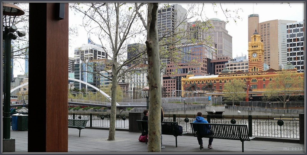 https://mdw-travel-data-us-east-1.s3.amazonaws.com/img/country/Australia/Southbank-Promenade/img_03.jpg