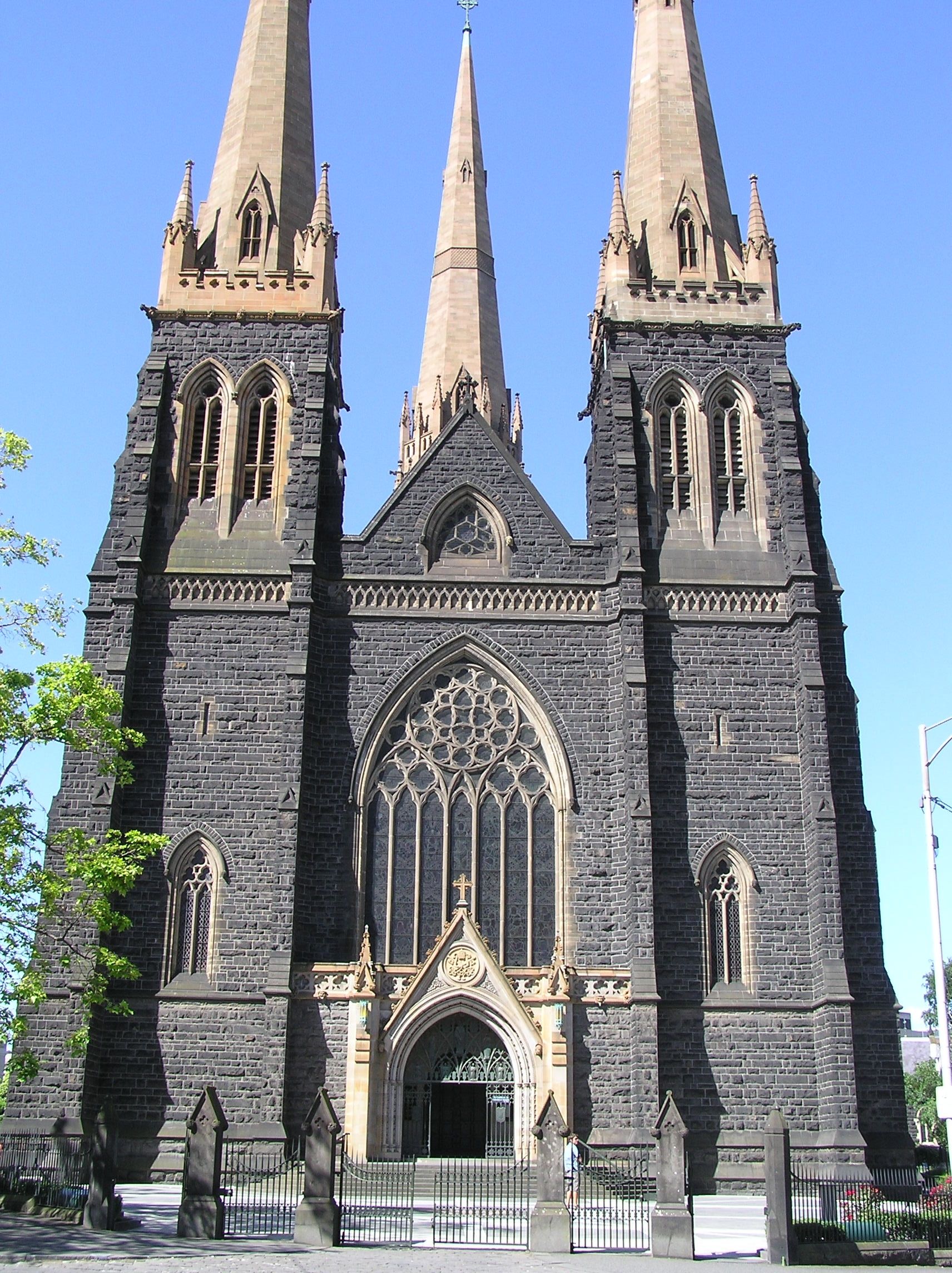 https://mdw-travel-data-us-east-1.s3.amazonaws.com/img/country/Australia/St-Patricks-Cathedral/img_01.jpg