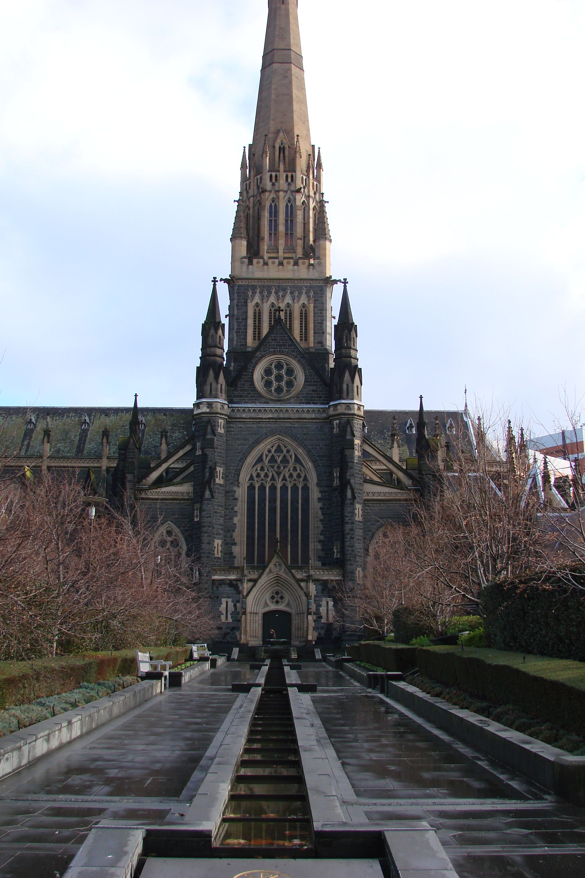 https://mdw-travel-data-us-east-1.s3.amazonaws.com/img/country/Australia/St-Patricks-Cathedral/img_02.jpg