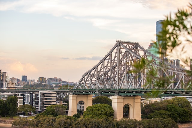 https://mdw-travel-data-us-east-1.s3.amazonaws.com/img/country/Australia/Story-Bridge/img_01.jpg