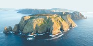 https://mdw-travel-data-us-east-1.s3.amazonaws.com/img/country/Australia/Tasman-Island-Cruises/img_05.jpg